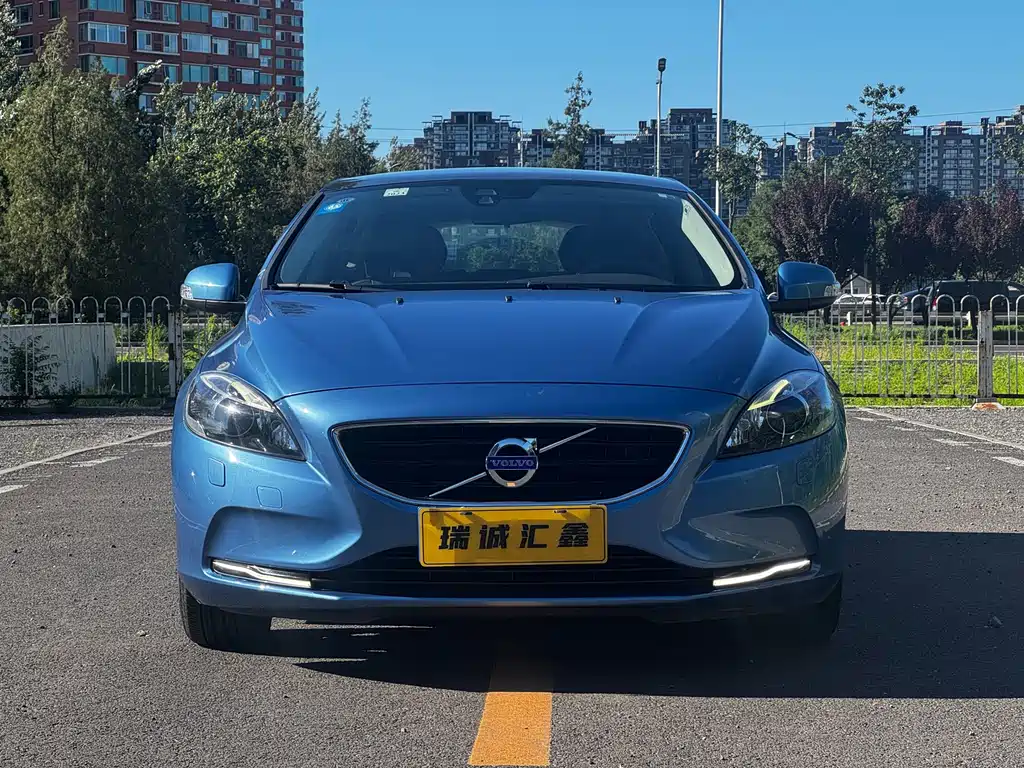 Volvo V40 2015 — фото 2