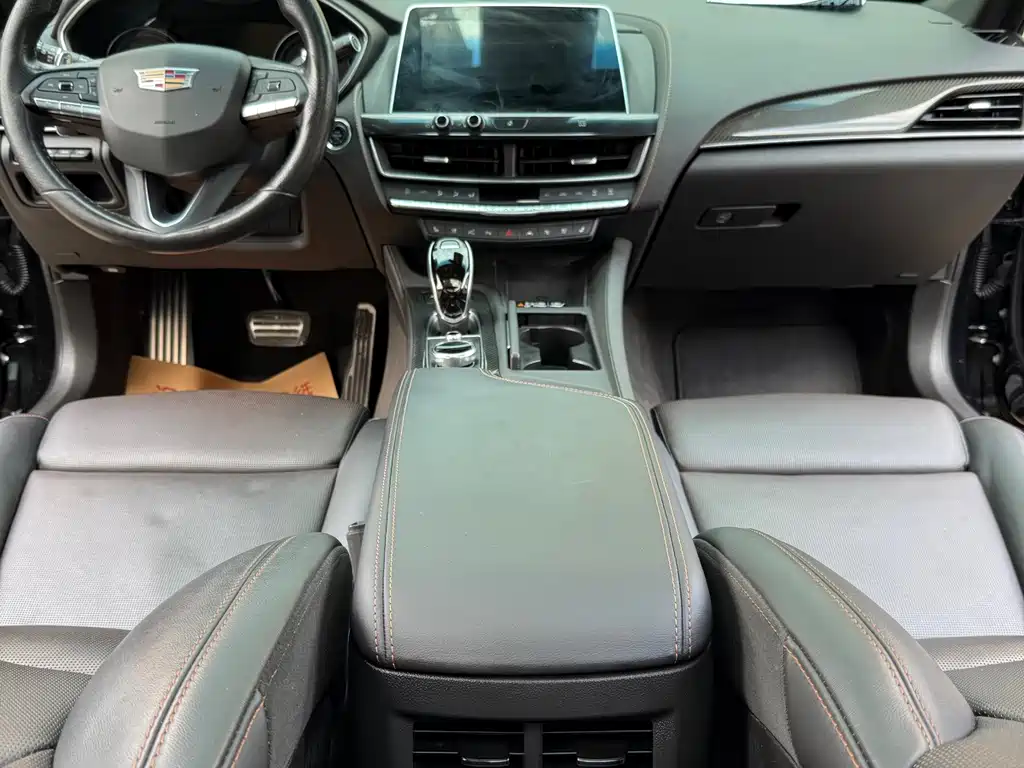 Cadillac CT5 2020 — фото 30