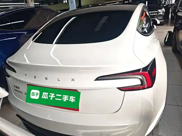 Tesla Model 3 2024