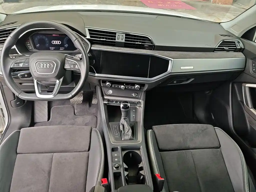 Audi Q3 2020 — фото 10