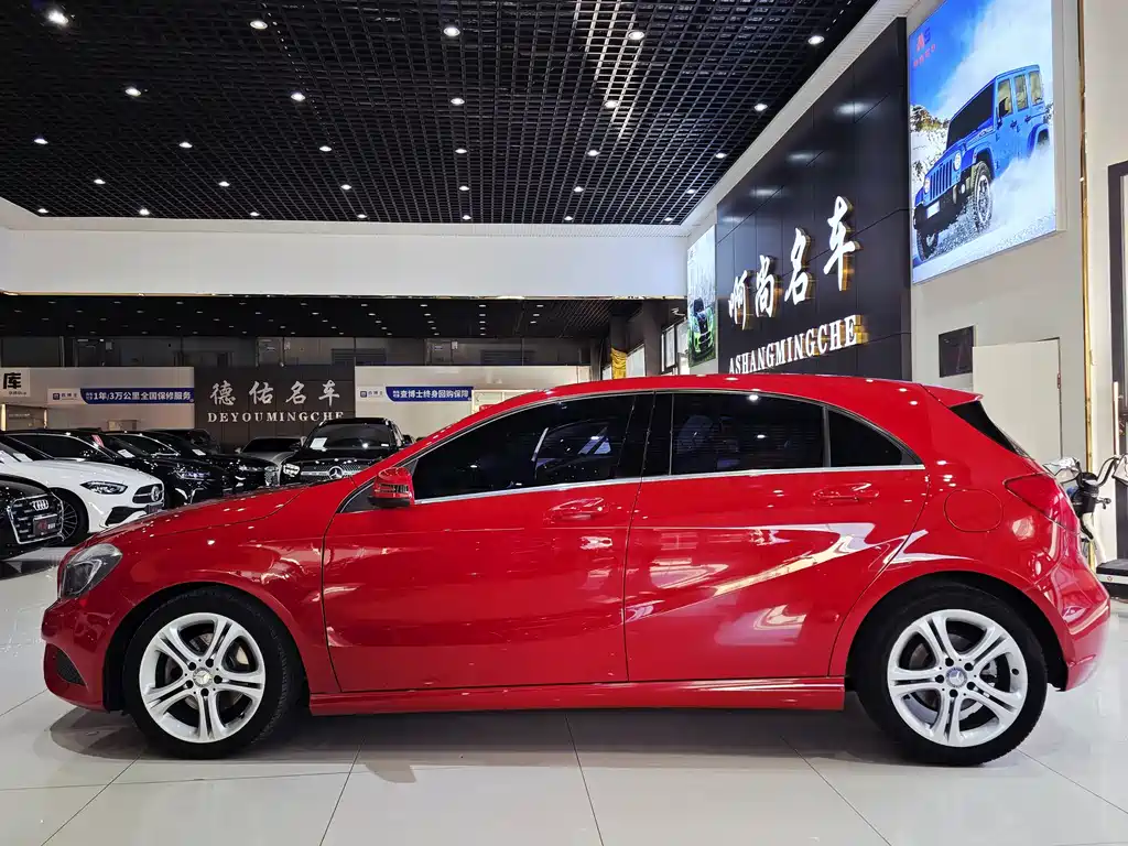 Mercedes-Benz A-Class 2014 — фото 4