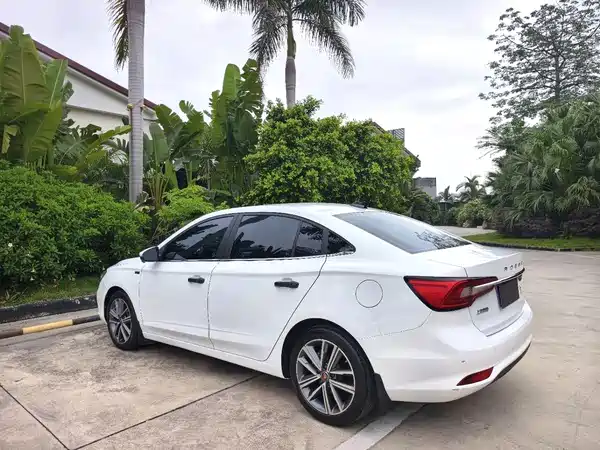 Roewe i5 2019