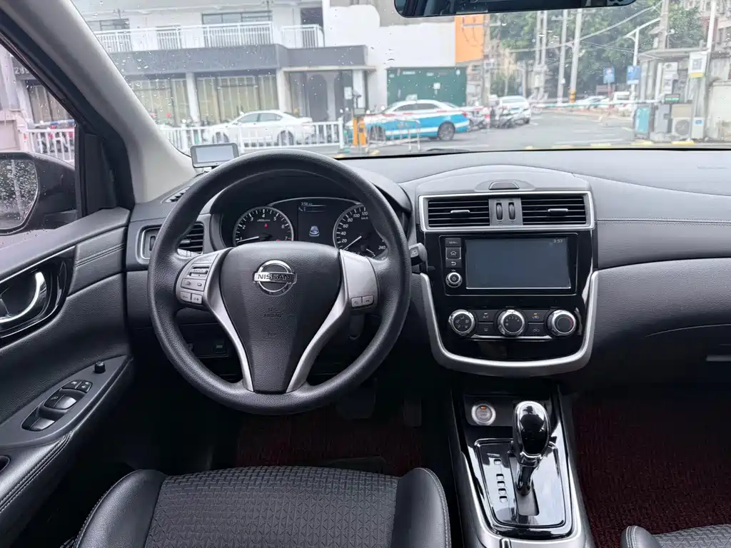 Nissan Tiida 2017