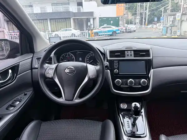 Nissan Tiida 2017
