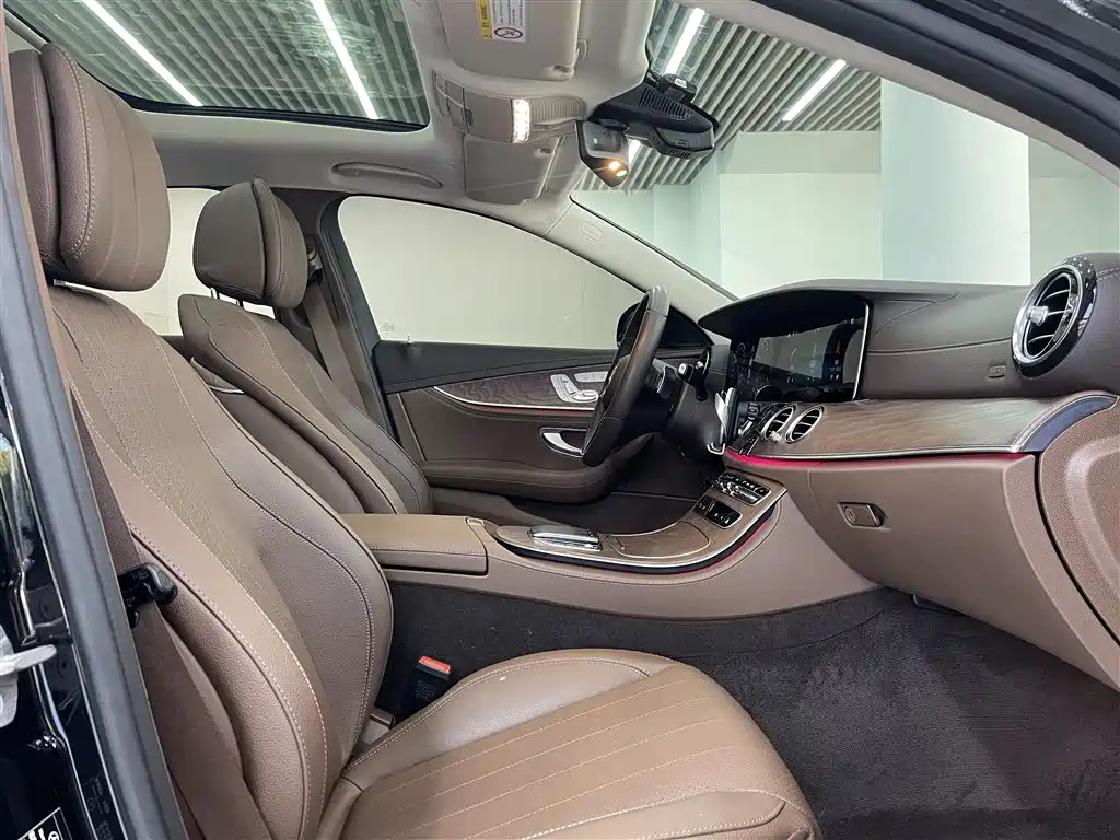 Mercedes-Benz E-Class 2023 — фото 13