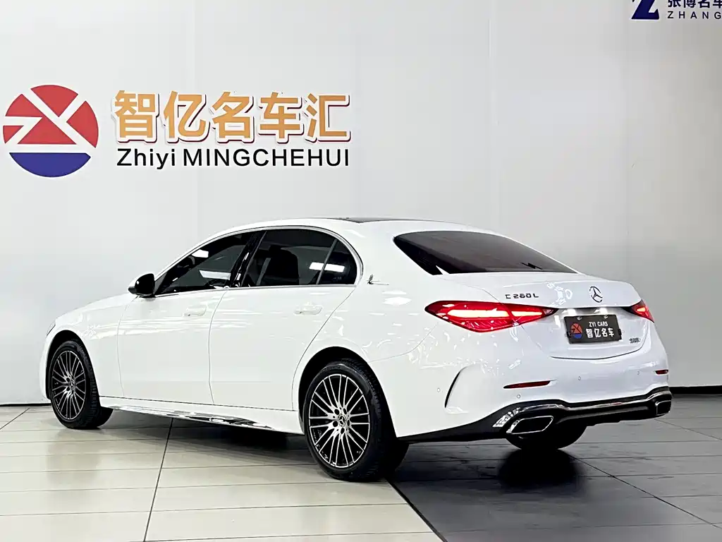 Mercedes-Benz C-Class 2024 — фото 4