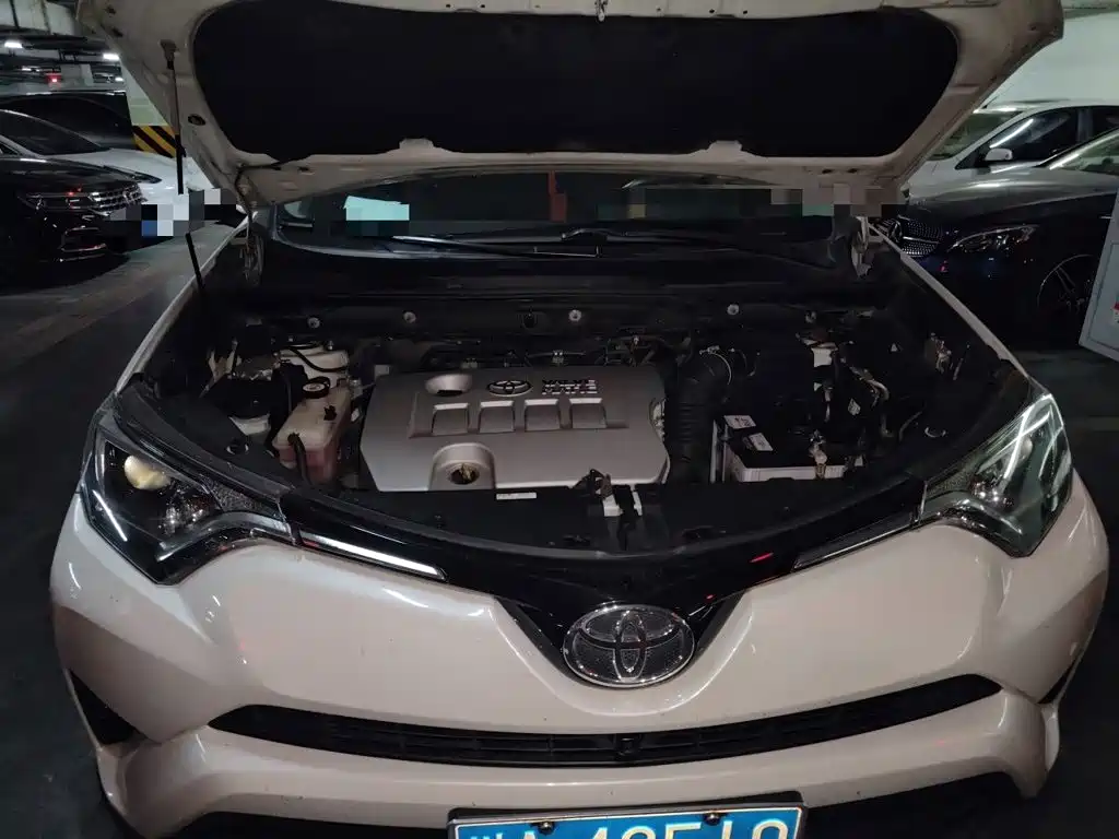 Toyota RAV4 2019 — фото 11