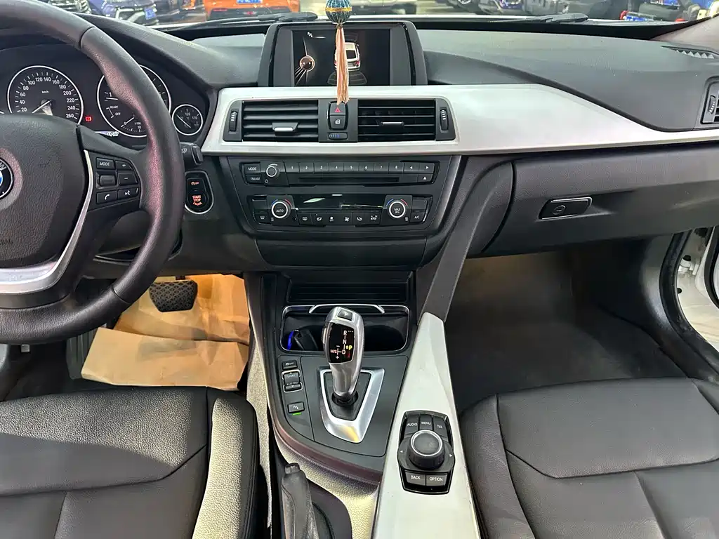 BMW 3 Series GT 2016 — фото 14