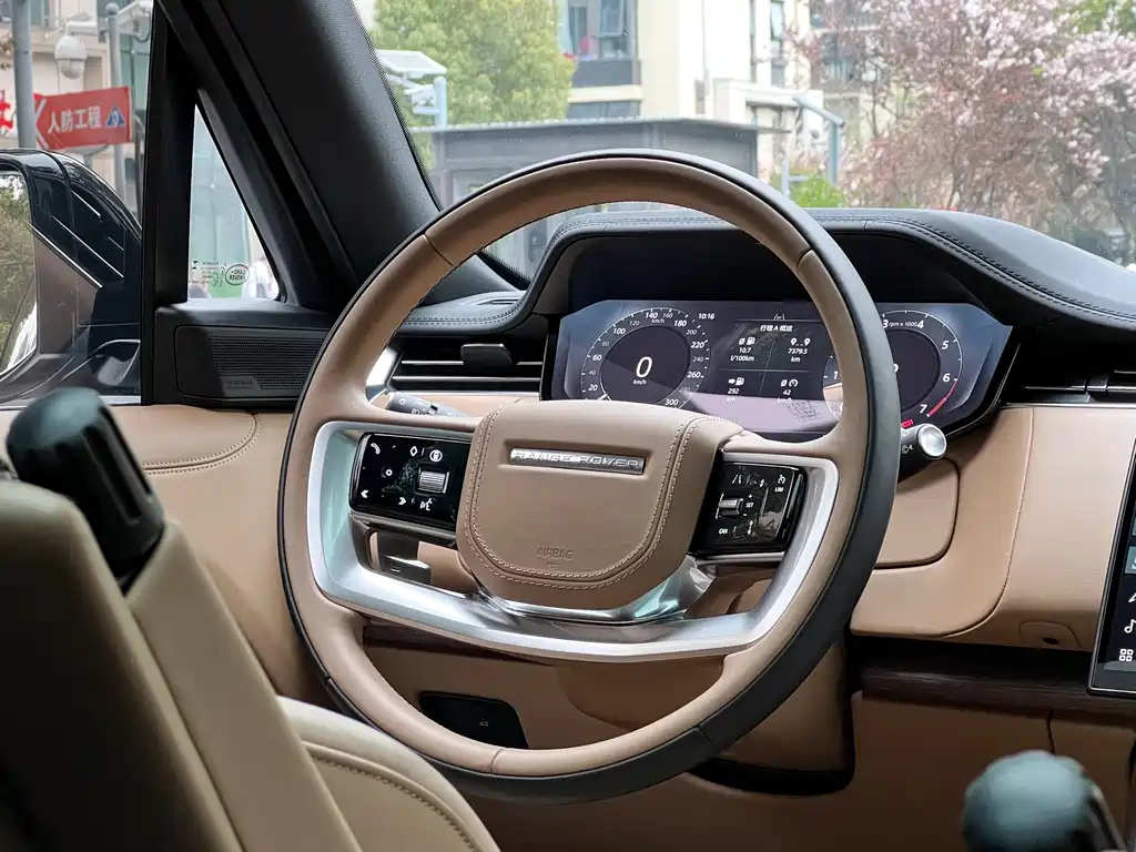 Land Rover Range Rover 2024 — фото 16