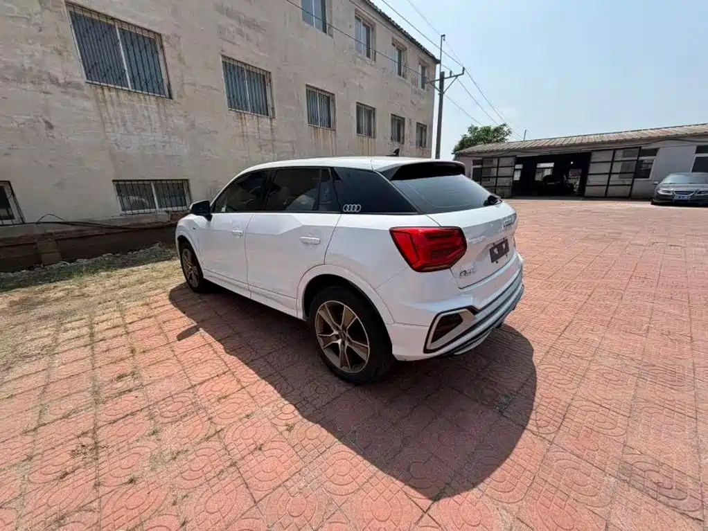 Audi Q2L 2022