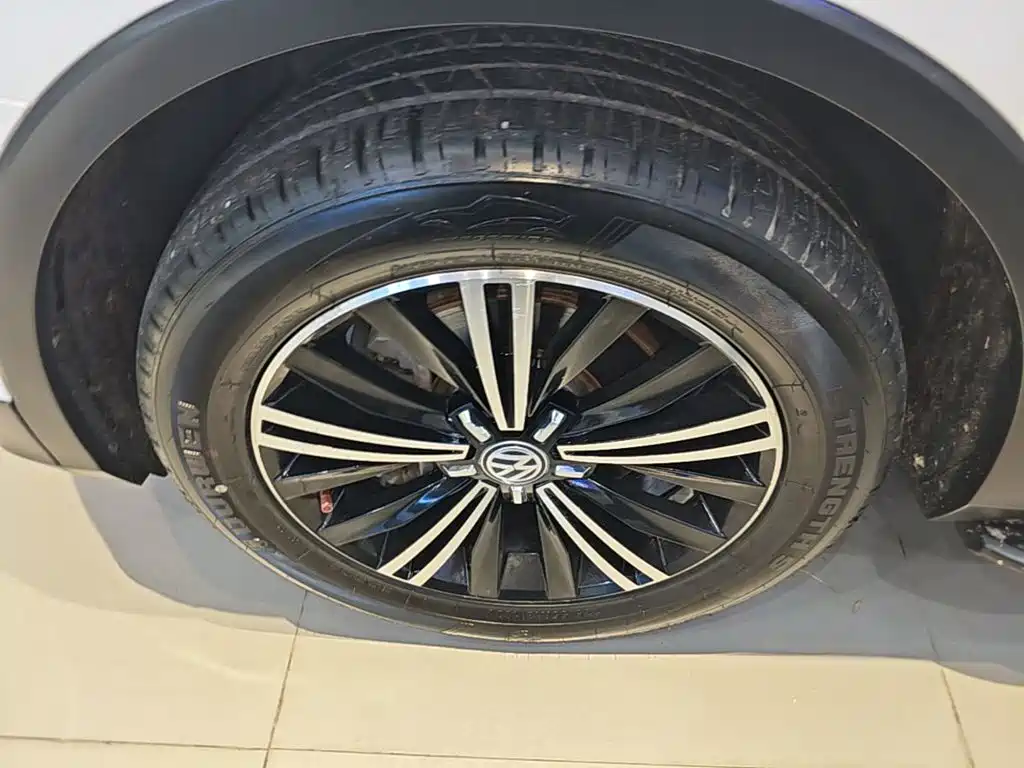 Volkswagen Tiguan L 2019 — фото 23