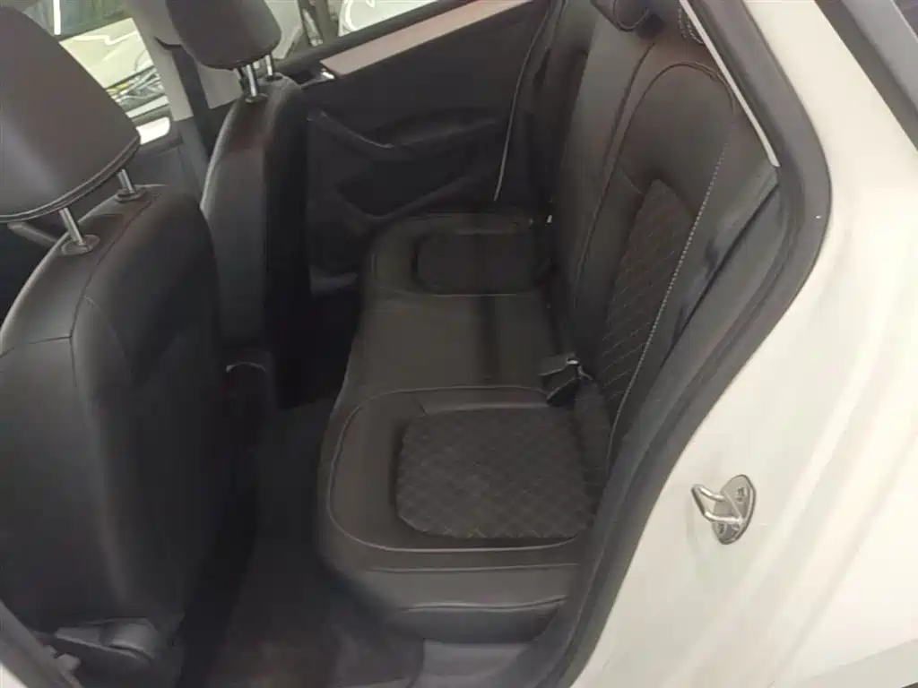 Skoda Rapid Spaceback 2018 — фото 17
