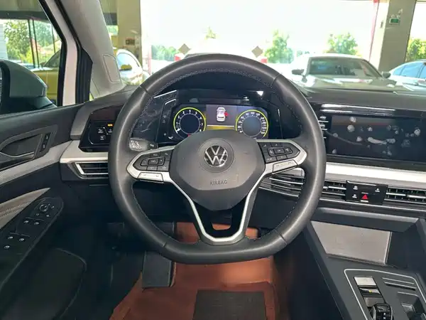Volkswagen Golf 2022