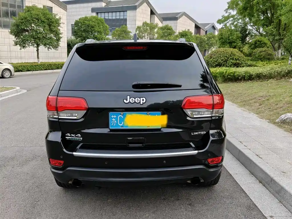 Jeep Grand Cherokee 2015 — фото 3