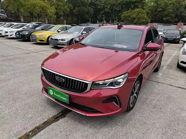 Geely Emgrand 2022