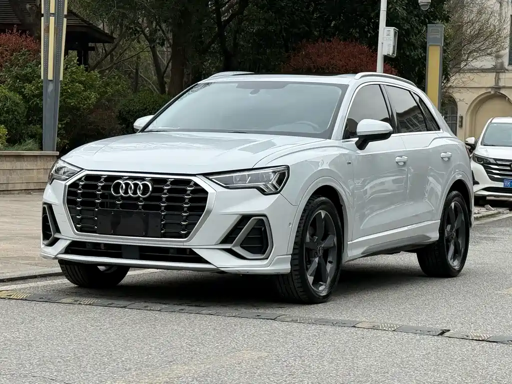 Audi Q3 2022 — фото 3