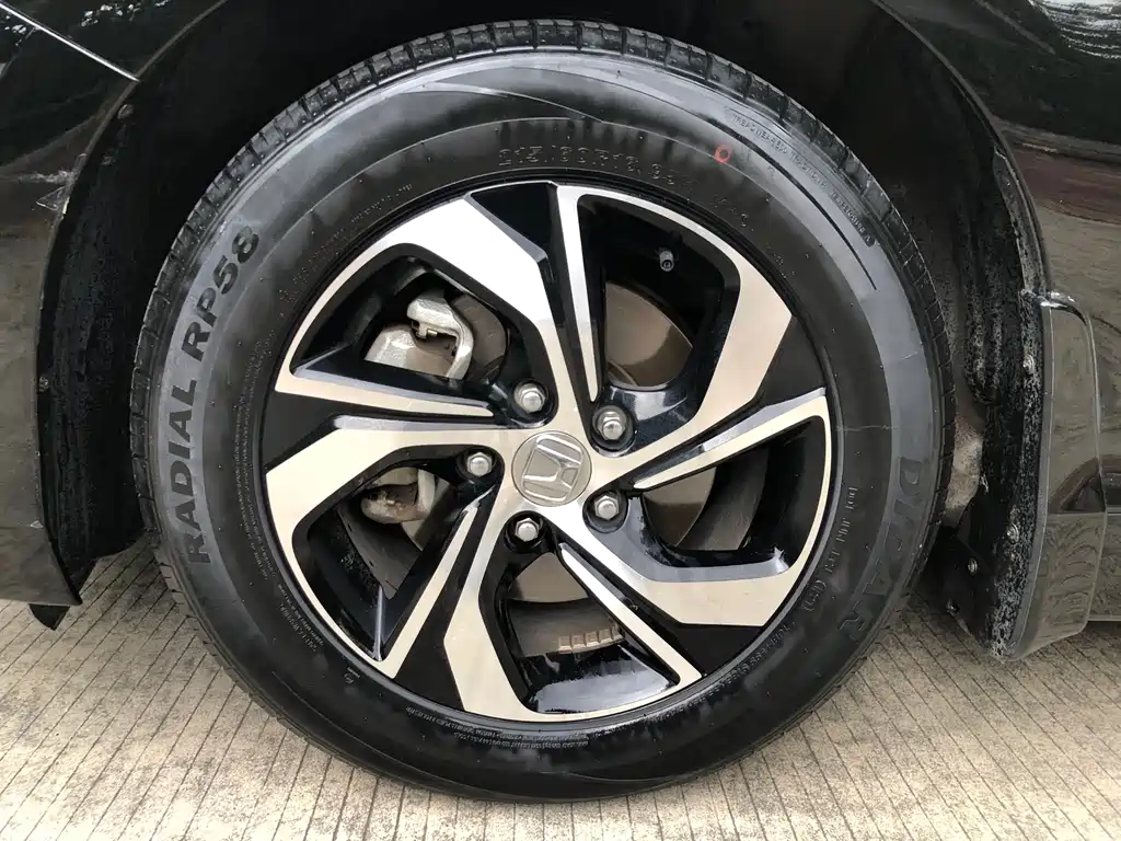 Honda Accord 2018 — фото 25