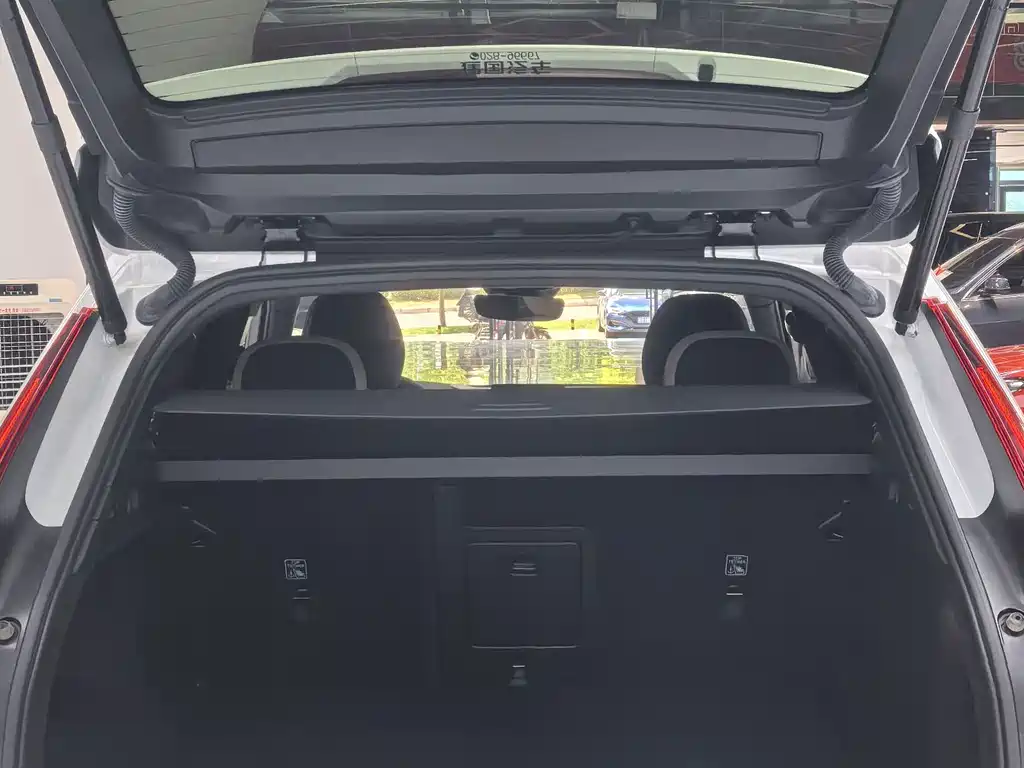 Volvo XC60 2025 — фото 13
