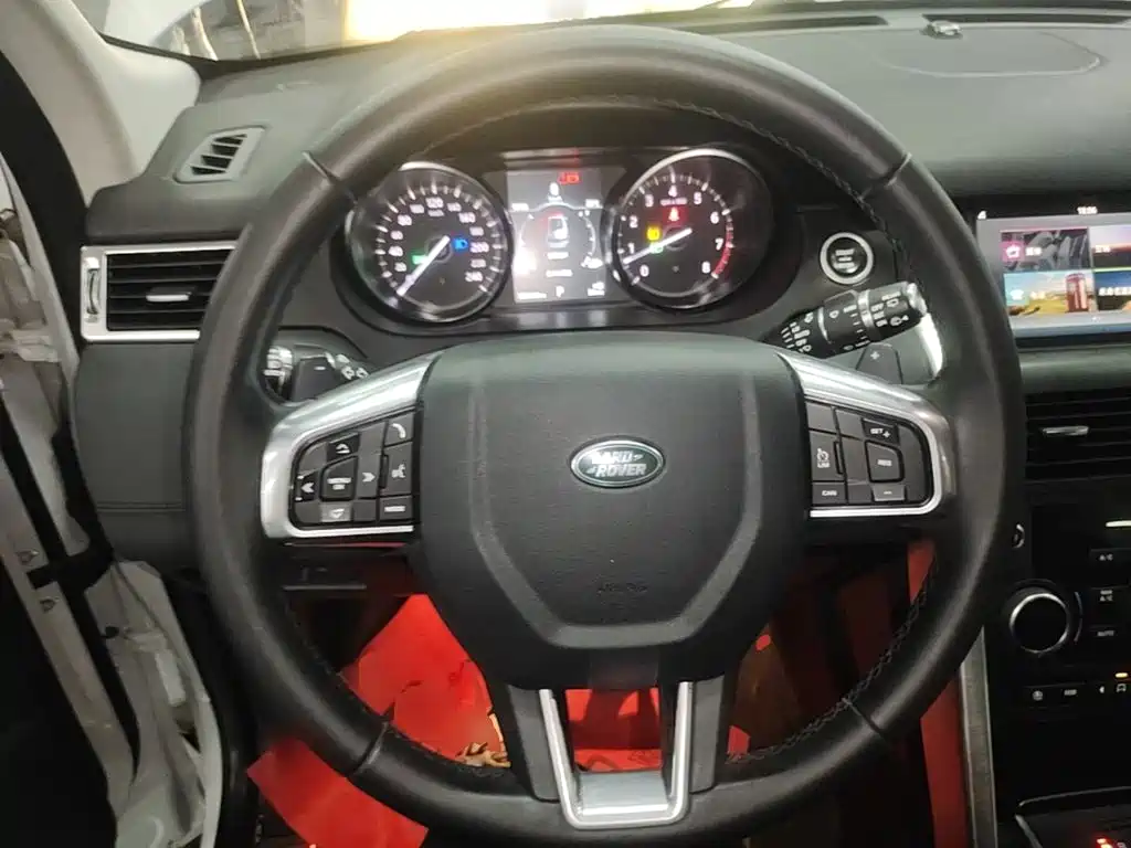 Land Rover Discovery Sport 2019 — фото 11