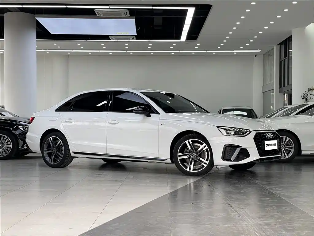 Audi A4L 2022 — фото 3
