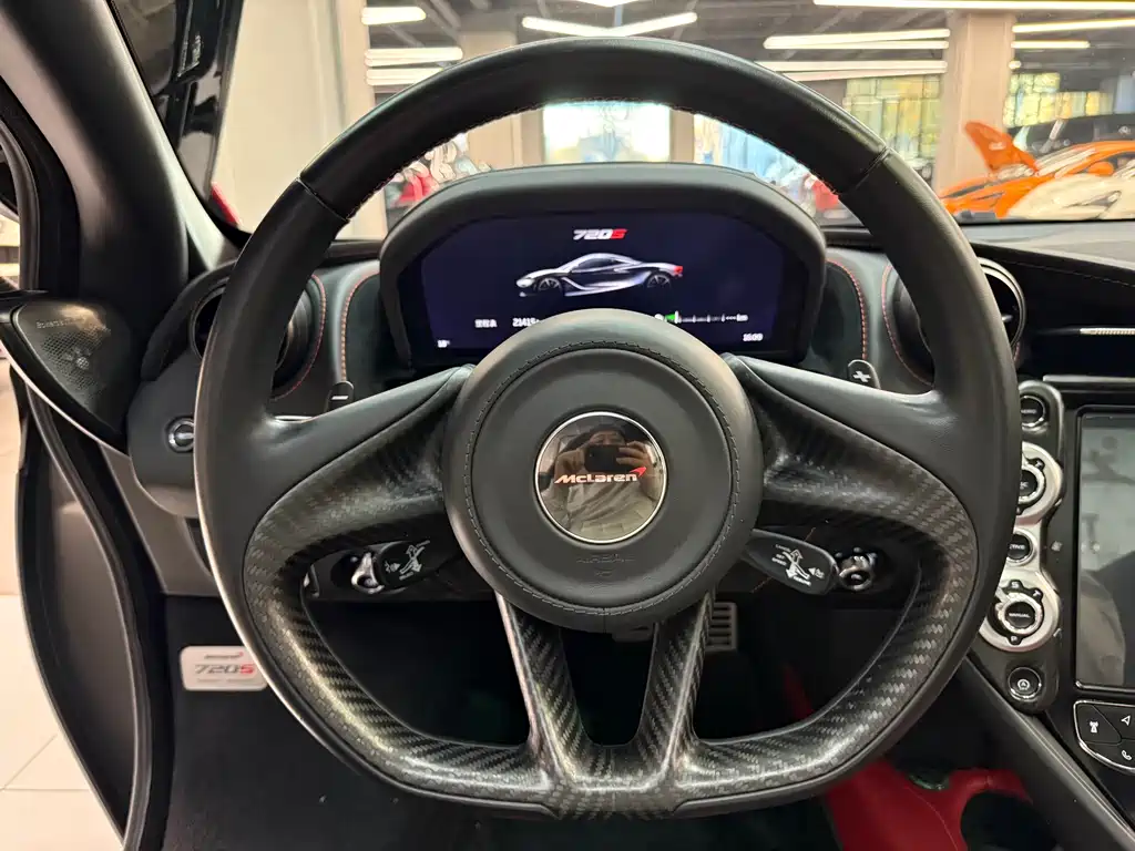 McLaren 720S 2018 — фото 11