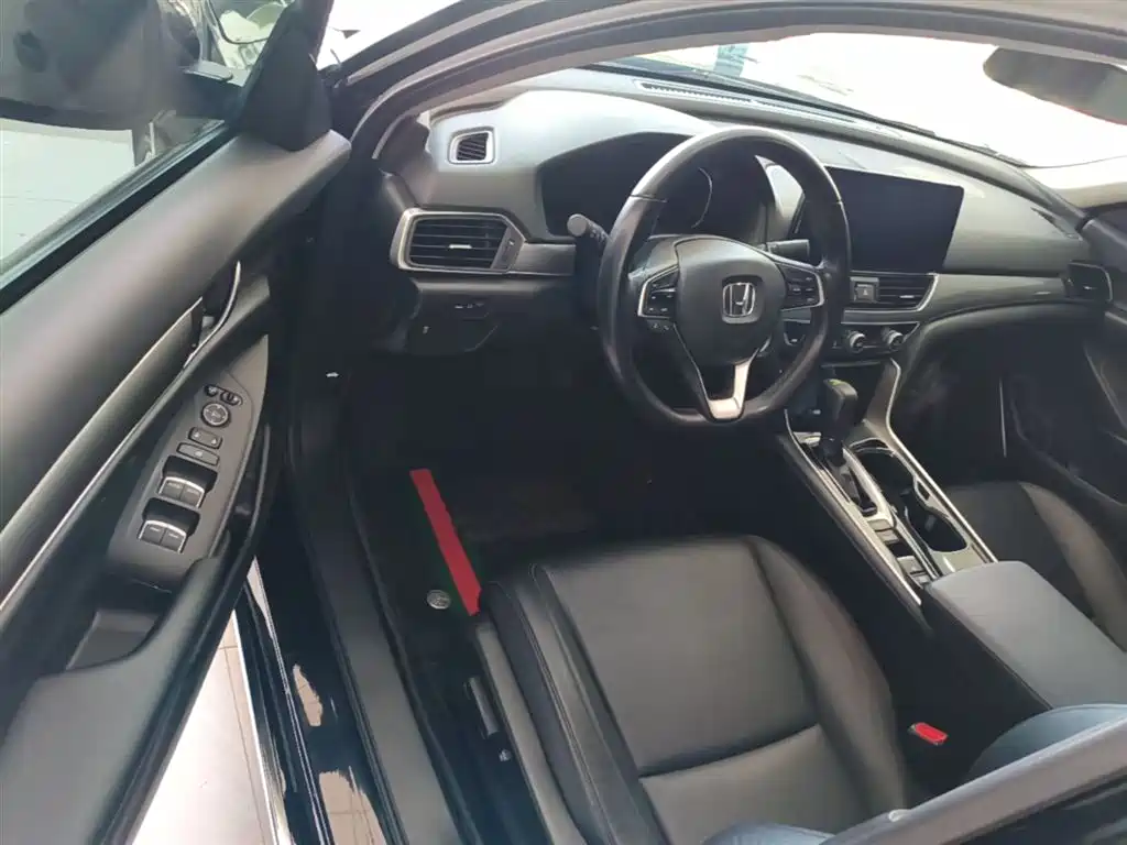 Honda Accord 2021 — фото 16