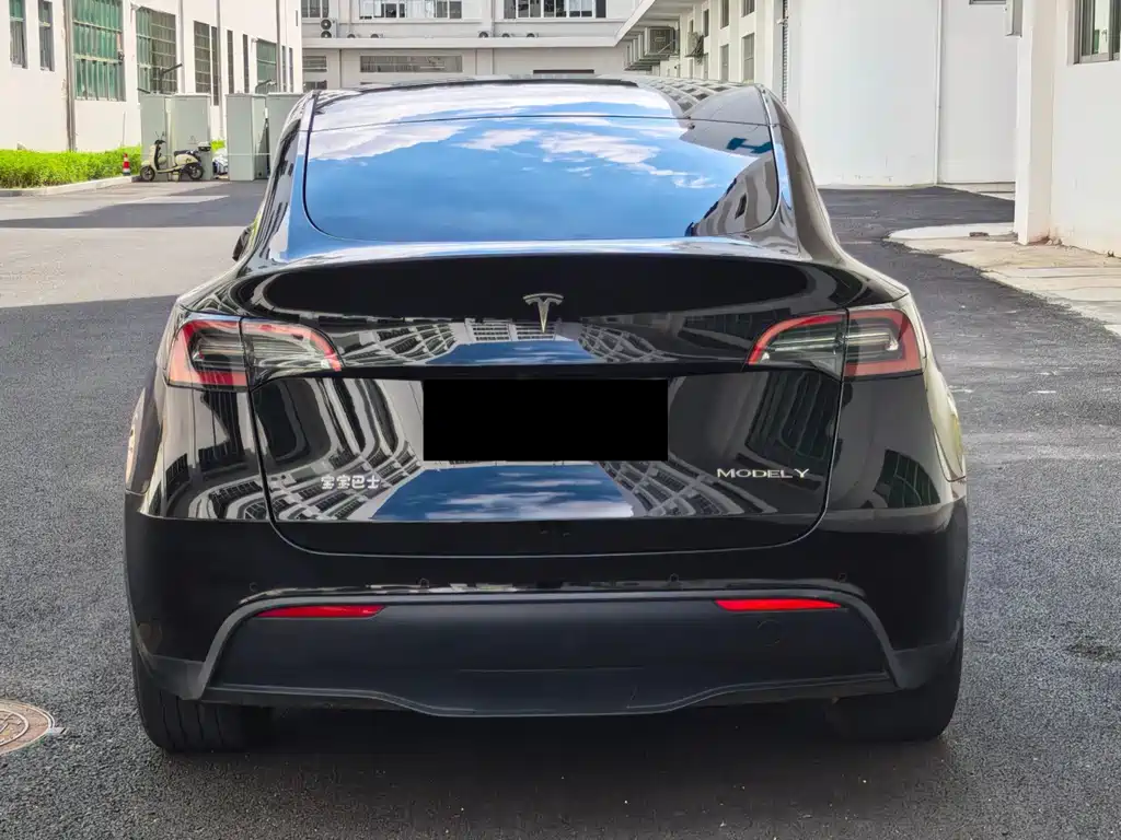 Tesla Model Y 2022 — фото 8