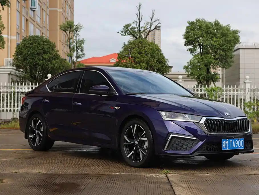 Skoda Octavia 2021 — фото 3