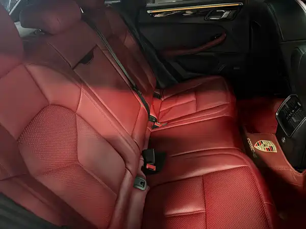 Porsche Macan 2021