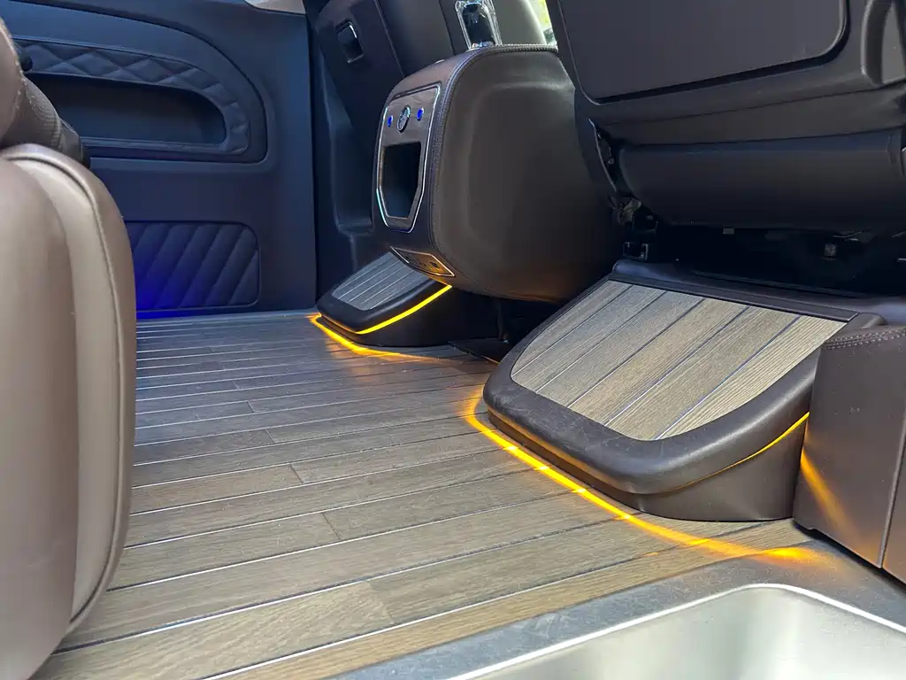 Mercedes-Benz Vito 2023 — фото 15