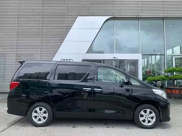 Toyota Alphard 2011