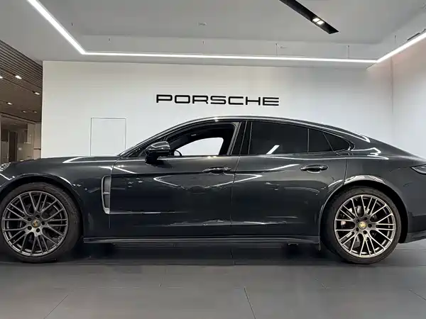 Porsche Panamera 2024