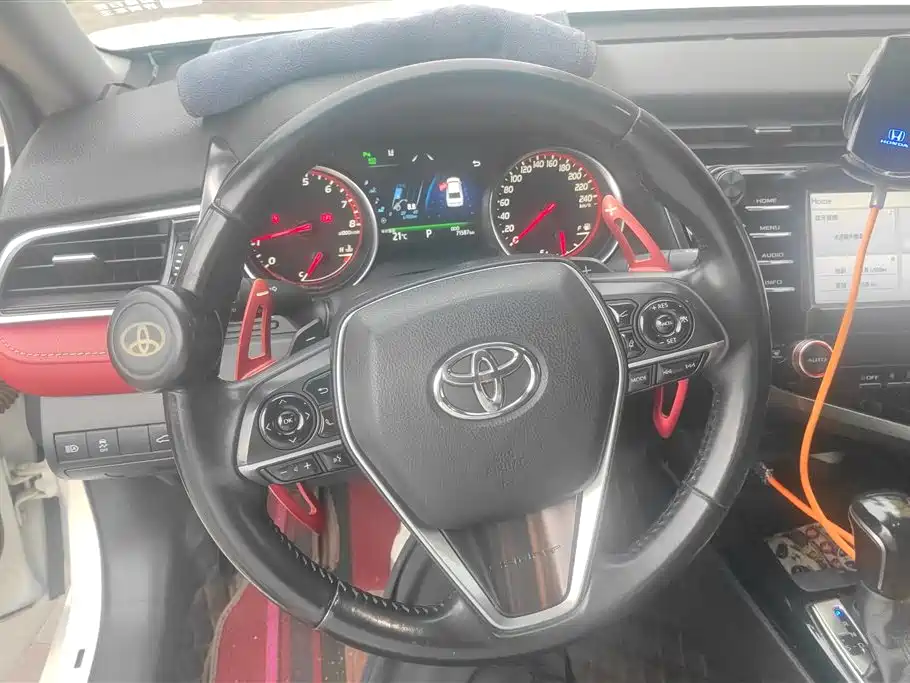 Toyota Camry 2019 — фото 15