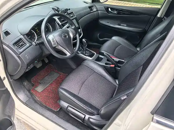 Nissan Tiida 2016