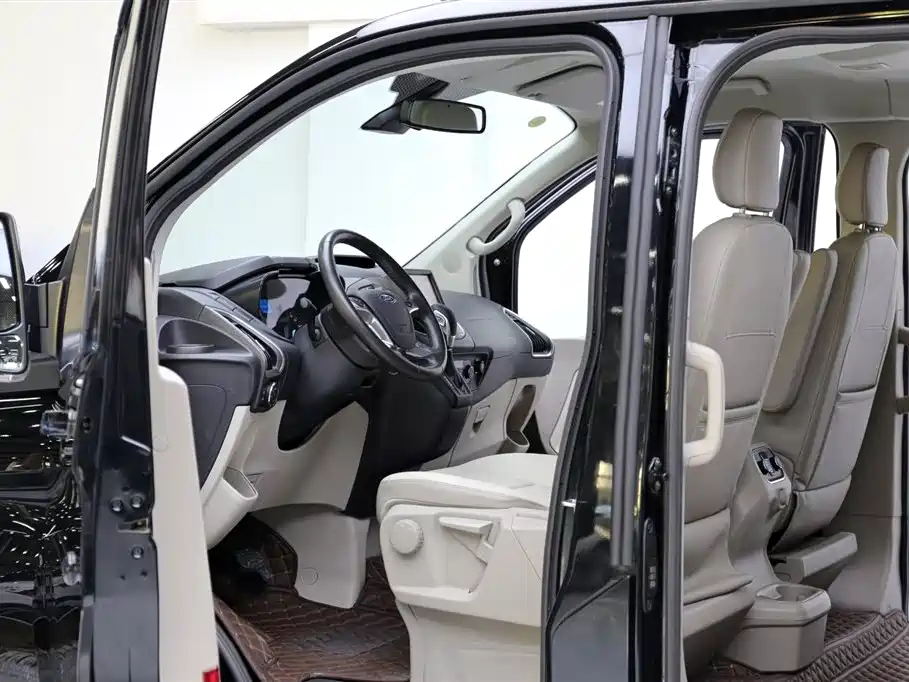 Ford Tourneo 2021 — фото 5