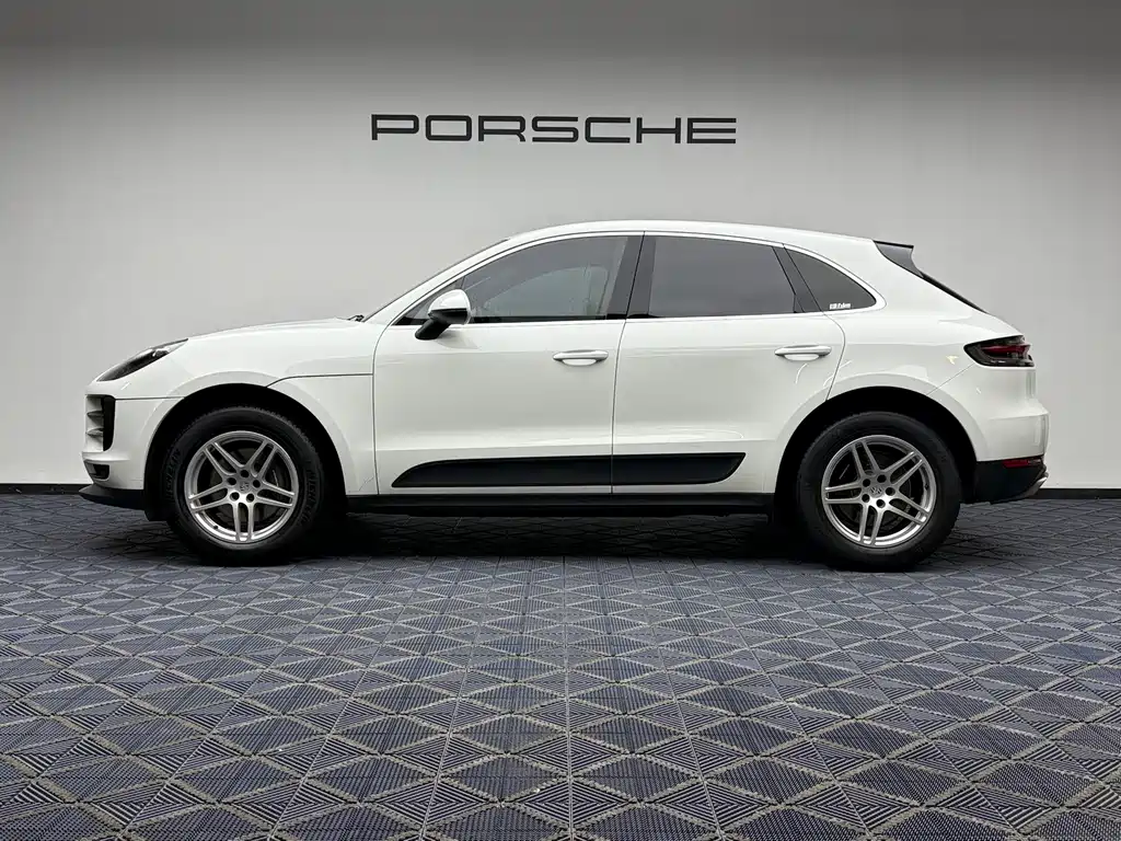 Porsche Macan 2021 — фото 10