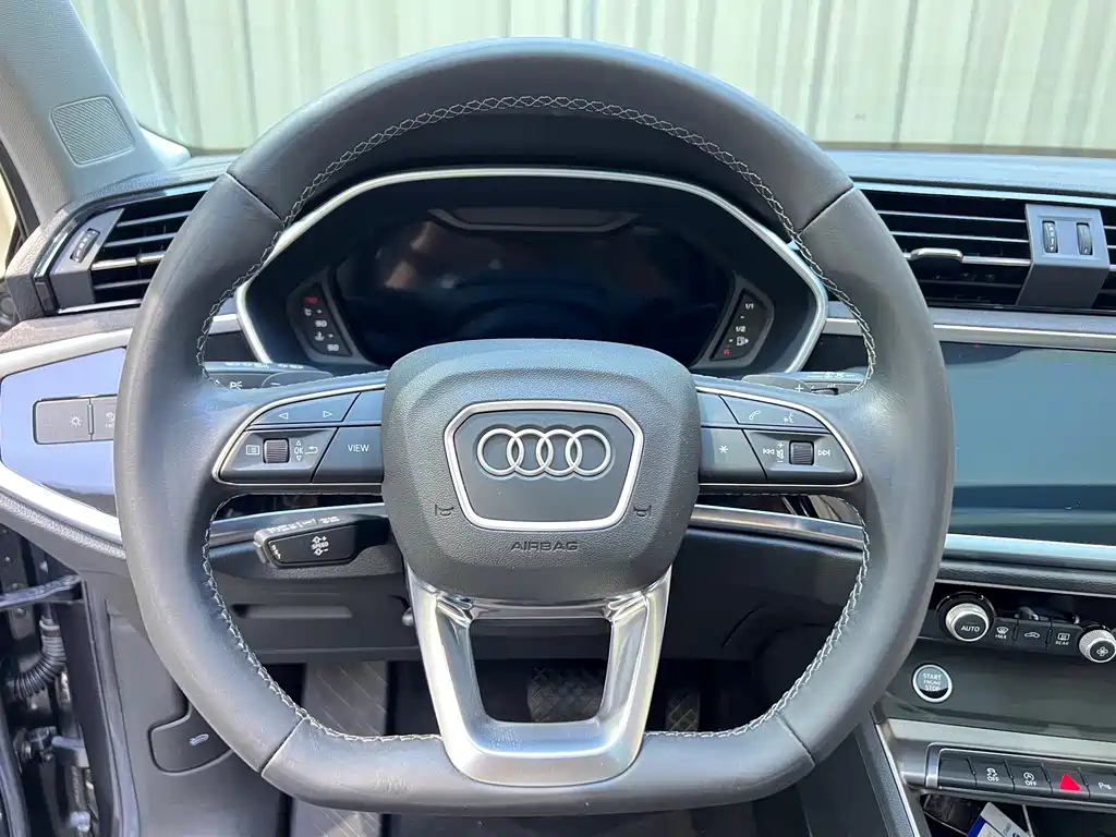 Audi Q3 2022 — фото 12