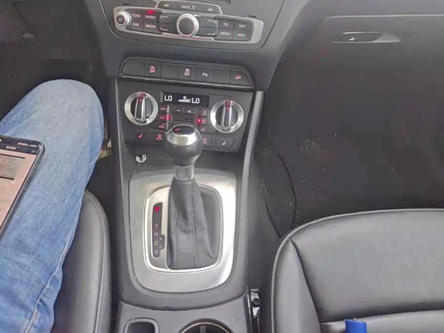 Audi Q3 2015 — фото 16