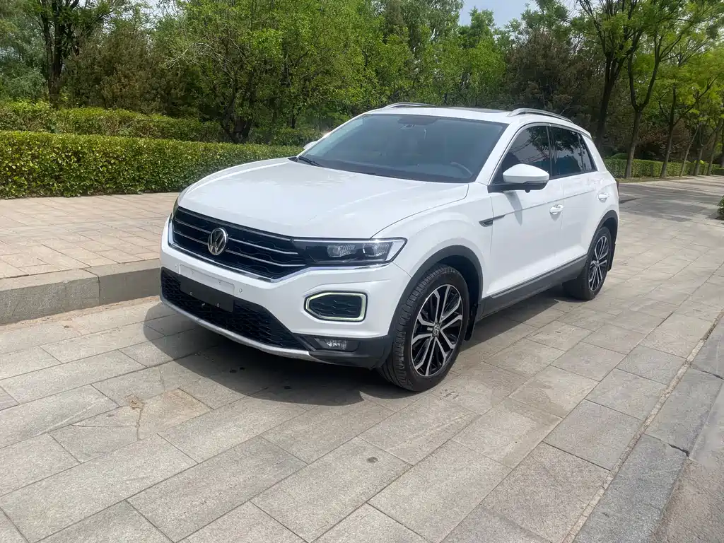 Volkswagen T-Roc 2020 — фото 1