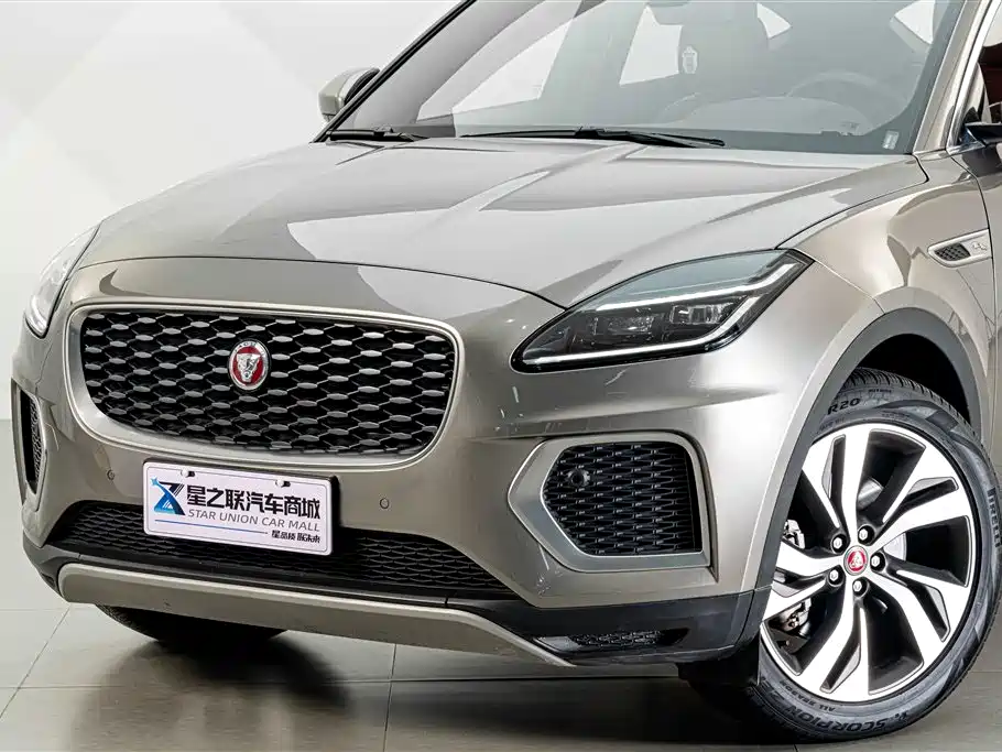 Jaguar E-PACE 2023 — фото 2