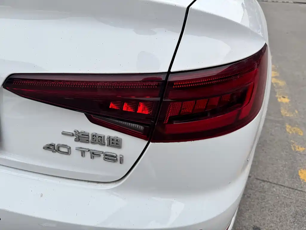 Audi A4L 2019 — фото 8