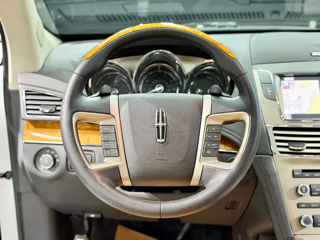 Lincoln MKT 2011 — фото 14