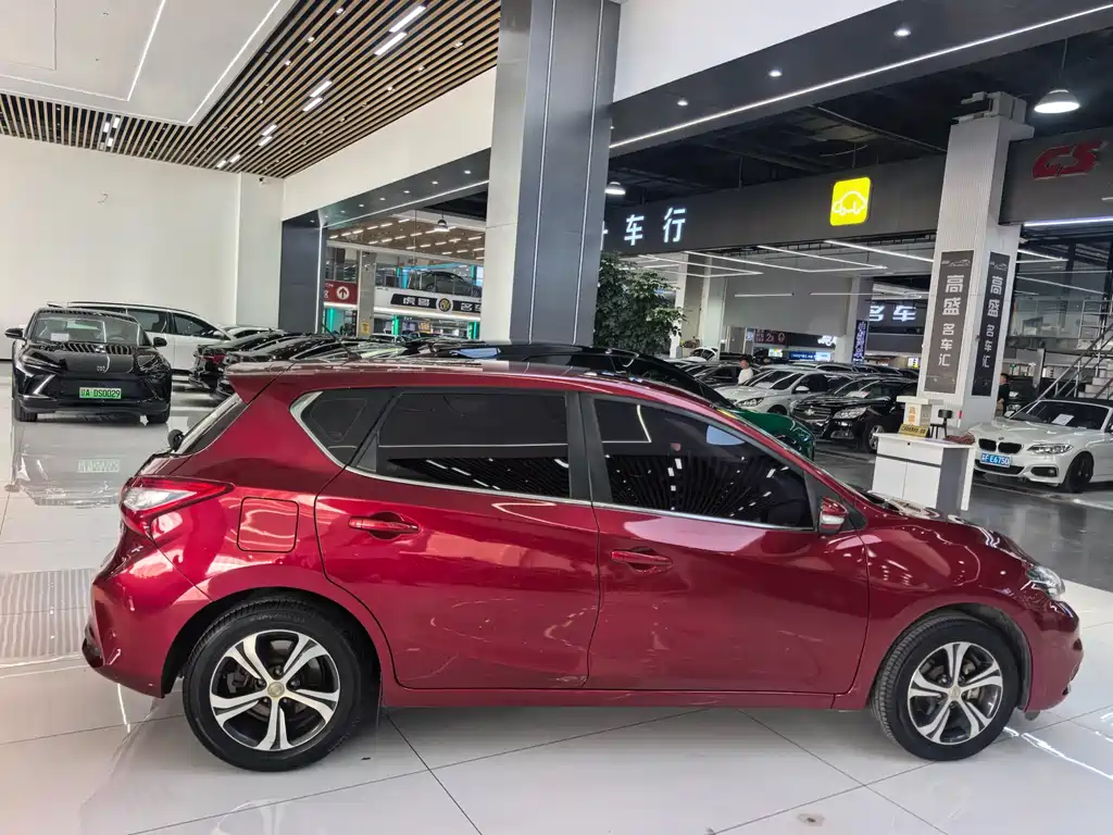 Nissan Tiida 2019 — фото 21