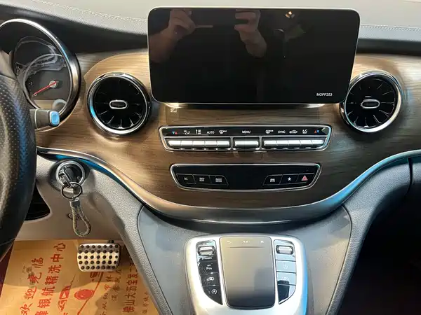 Mercedes-Benz V-Class 2021