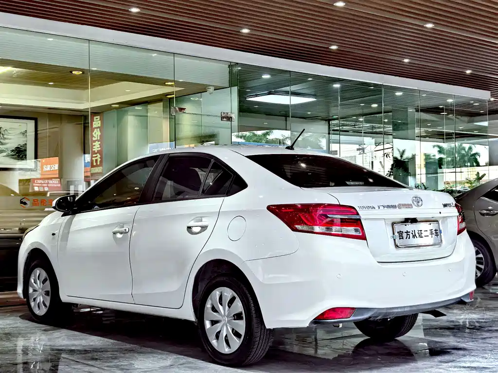 Toyota Yaris L 2019 — фото 17