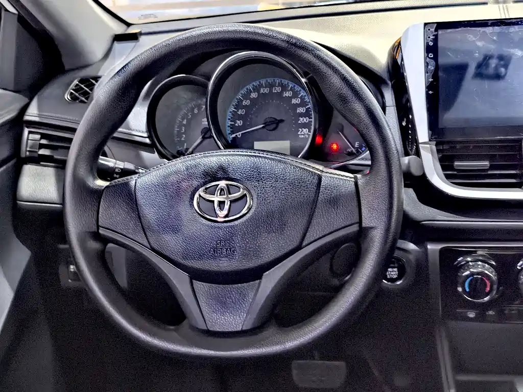 Toyota Yaris L 2019 — фото 9