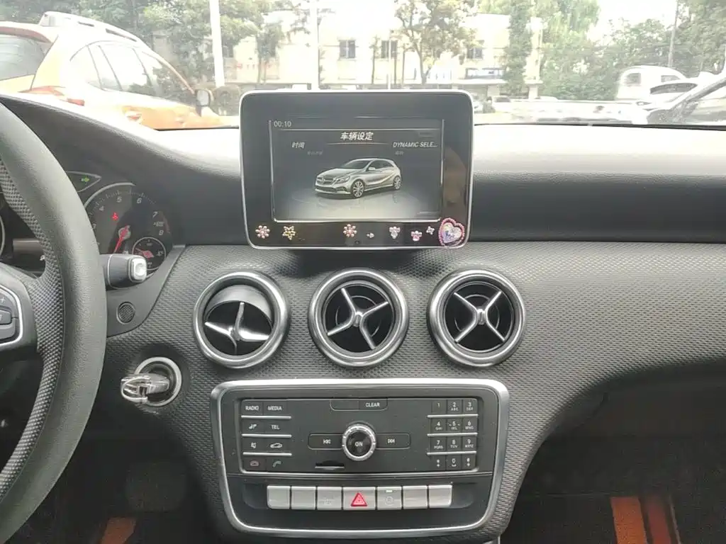 Mercedes-Benz A-Class 2016 — фото 13