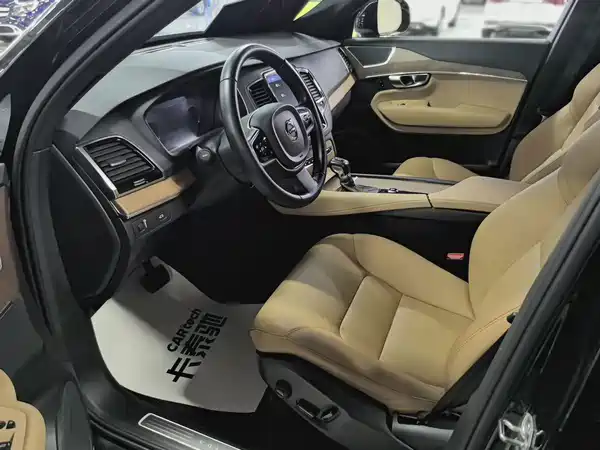 Volvo XC90 2019