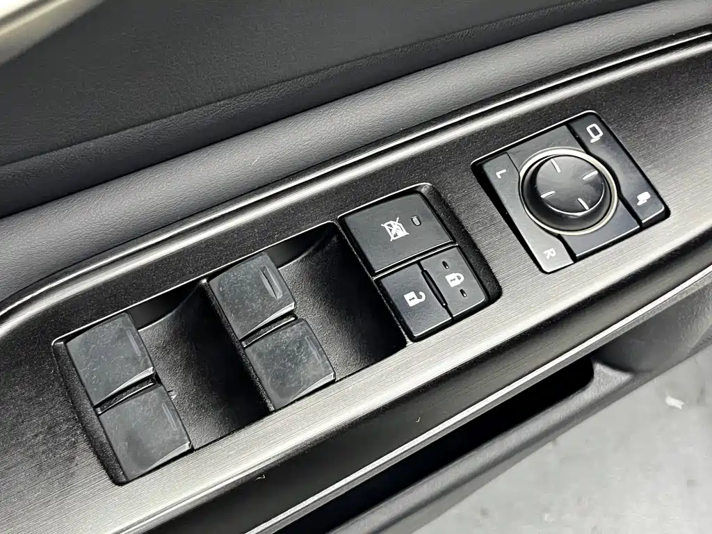 Lexus ES 2020 — фото 9