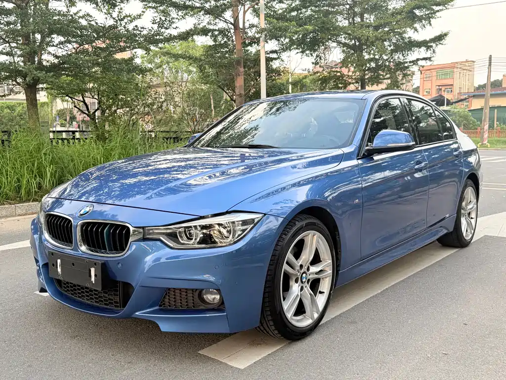 BMW 3 Series 2018 — фото 1